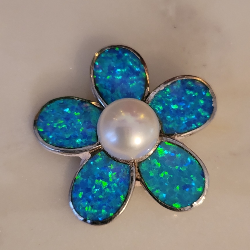 Silver 925 Flower Pendant with Pearl Center